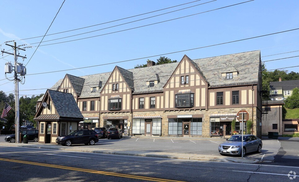 More Photos Of 233 Route 17, Tuxedo Park Freestanding For Lease