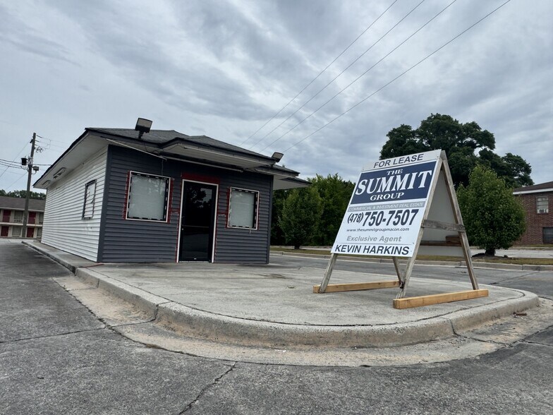 More Photos Of 2910 Jeffersonville Rd, Macon Coworking Space