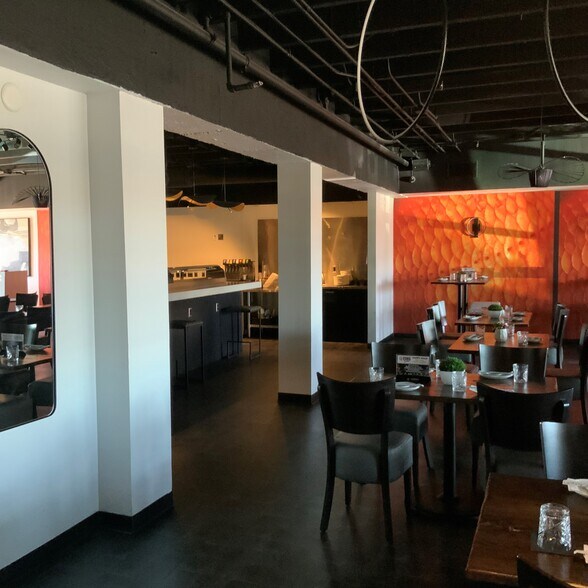 More Photos Of 5538 N 7th St, Phoenix Restaurant For Lease