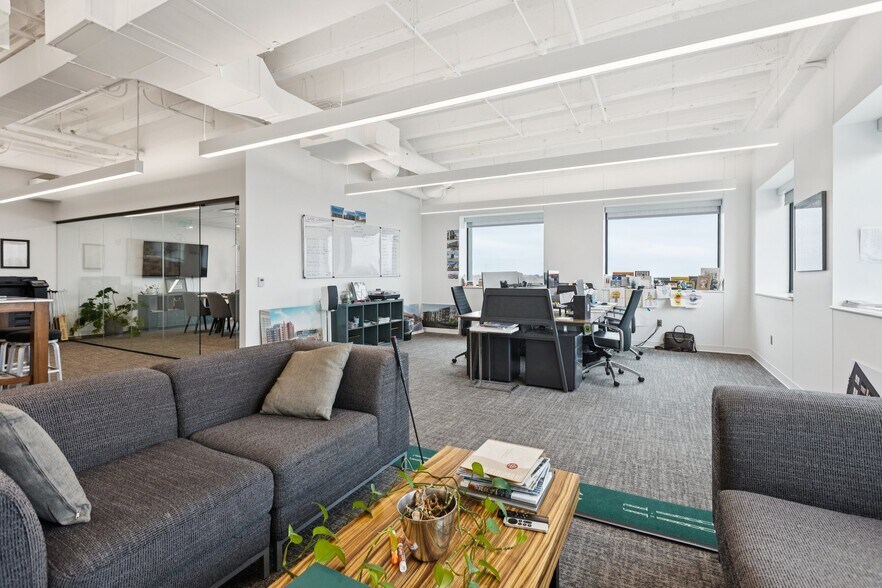 More Photos Of 3555 Farnam, Omaha Office For Lease