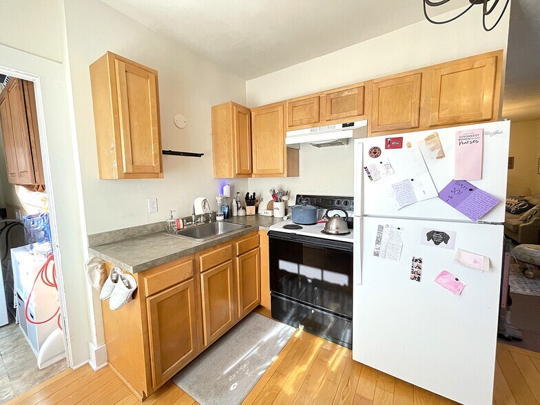 More Photos Of 205 Brooklea Dr, Fayetteville Office Residential For Sale