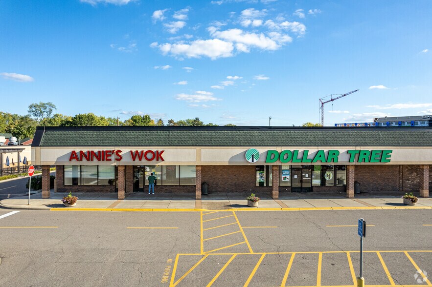 More Photos Of 9141-9175 S Highway Dr, Circle Pines Storefront For Lease