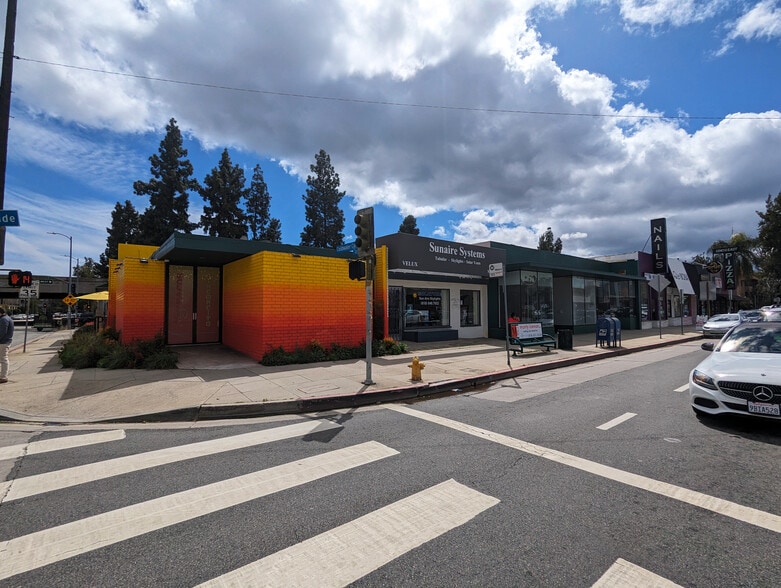 More Photos Of 12900 Riverside Dr, Sherman Oaks Restaurant For Lease