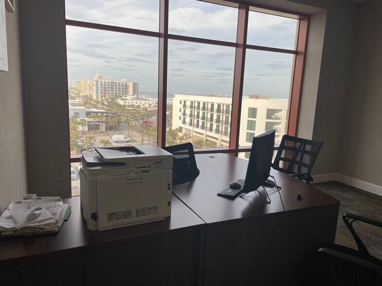 More Photos Of 320 1st St N, Jacksonville Beach Office Residential For Sale