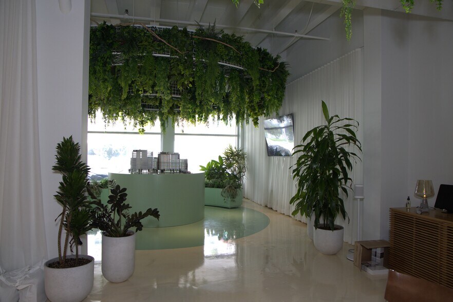 More Photos Of 2751 N Miami Ave, Miami Office For Sale