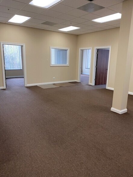 More Photos Of 333 E Route 83, Mundelein Medical For Lease
