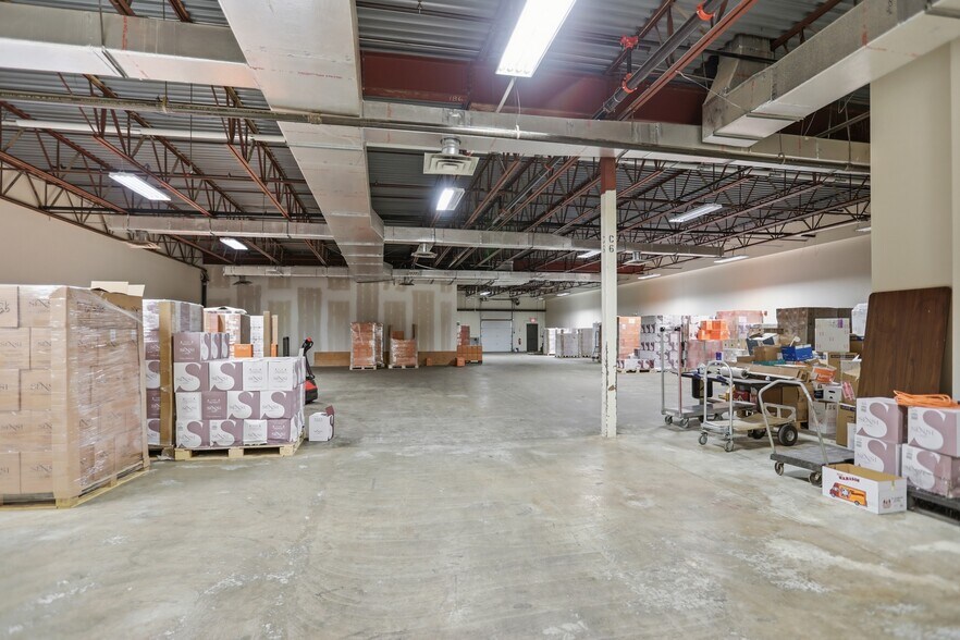 More Photos Of 678 Andover St, Lawrence Light Manufacturing For Lease