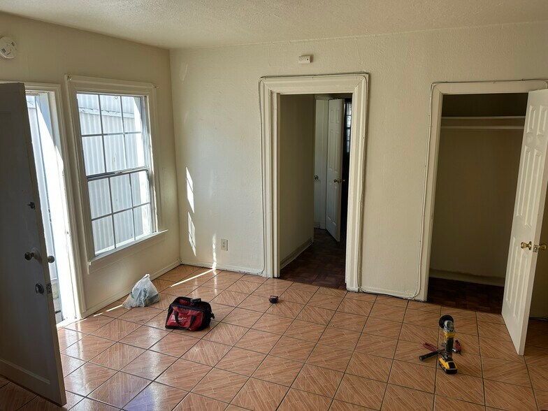 More Photos Of 1416 E Cesar E Chavez Ave, Los Angeles Storefront Retail Residential For Sale