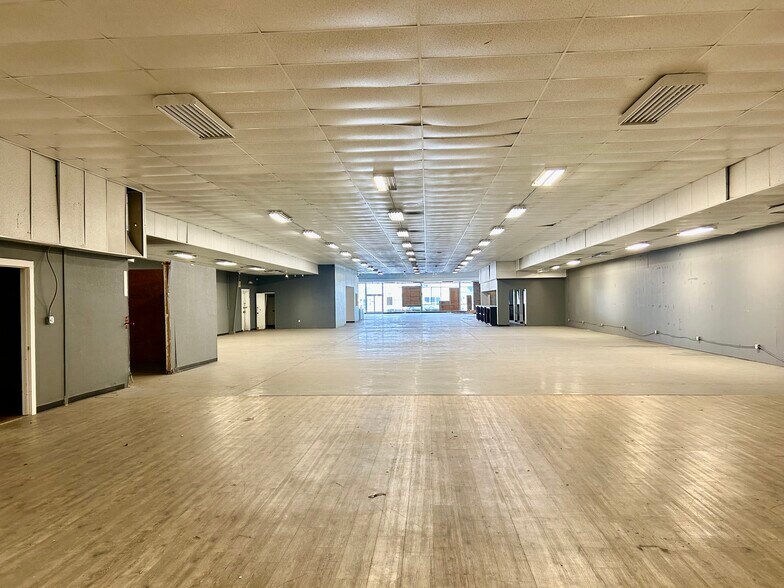 More Photos Of 1021 McHenry Ave, Modesto General Retail For Sale