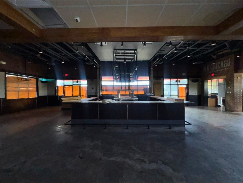More Photos Of 1380 W Centerville Rd, Garland Restaurant For Lease