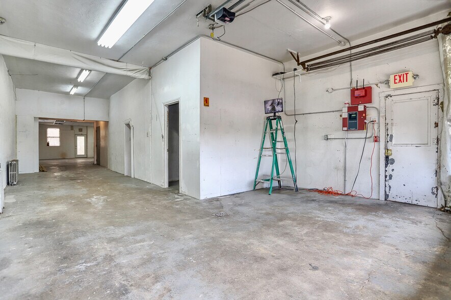 More Photos Of 808 Kennedy Blvd, Union City Storefront Retail Residential For Lease