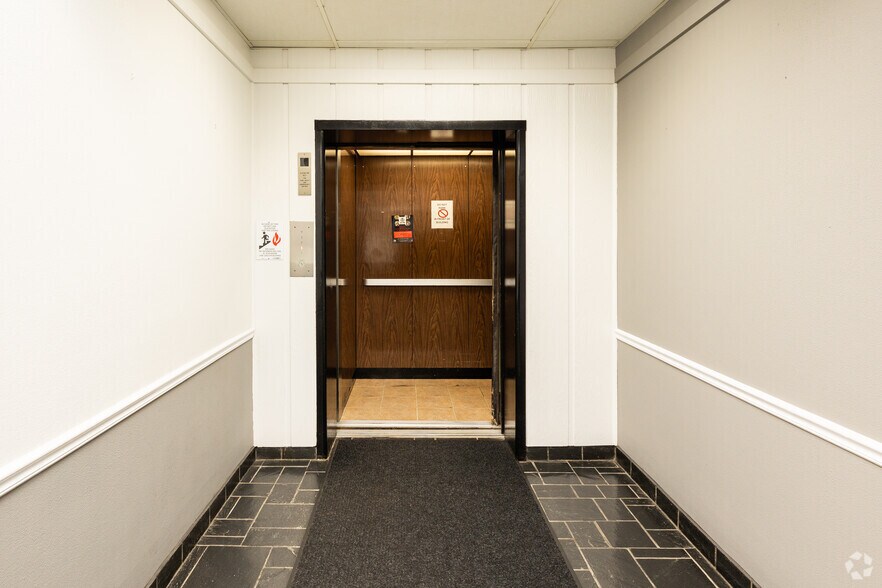 More Photos Of 447 Hamilton St, Toledo Light Distribution For Sale