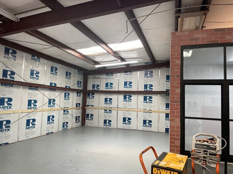 More Photos Of , Spring Unknown For Sale