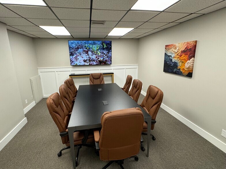 More Photos Of 105 Lewis St, Fort Walton Beach Coworking Space