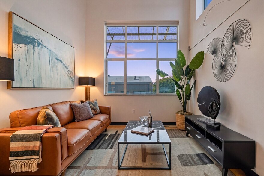 More Photos Of 108 High Rd, Santa Cruz Flex For Sale