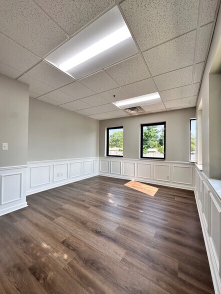More Photos Of 11111 Hall Rd, Shelby Township Office For Lease