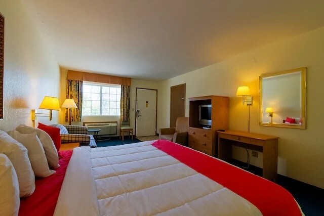 More Photos Of 3169 E Van Buren, Eureka Springs Hotel For Sale