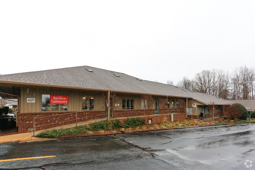 More Photos Of 4371 Charlotte Hwy, Clover Office For Sale