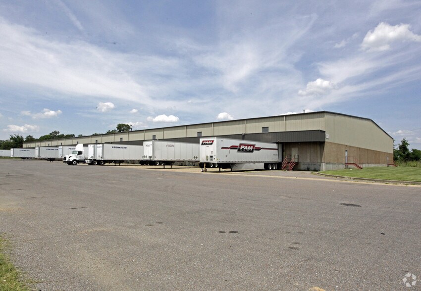 Primary Photo Of 10795 Ridgeway Industrial Dr, Olive Branch Warehouse For Lease