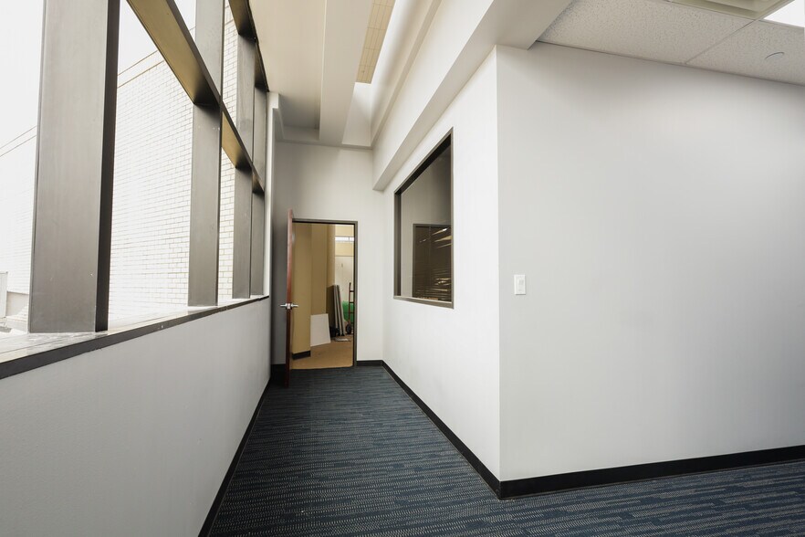 More Photos Of 4000 Garth Rd, Baytown Medical For Sale