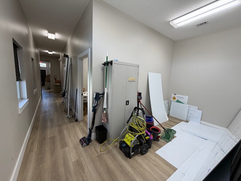 More Photos Of 120 S John Sims Pky, Valparaiso Medical For Lease