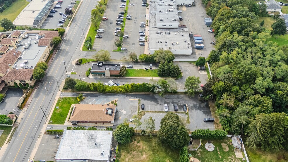 More Photos Of 504 Larkfield Rd, East Northport Restaurant For Lease
