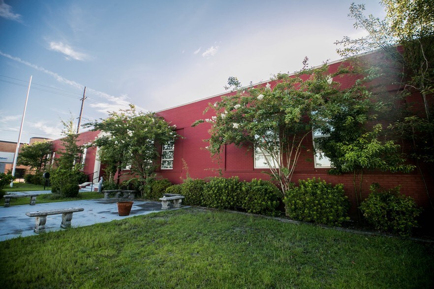 More Photos Of 2415 17th St, Gulfport Specialty For Sale