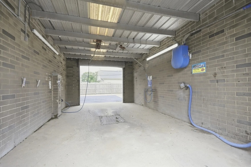 More Photos Of 602 Montgomery Rd, Montgomery Carwash For Sale