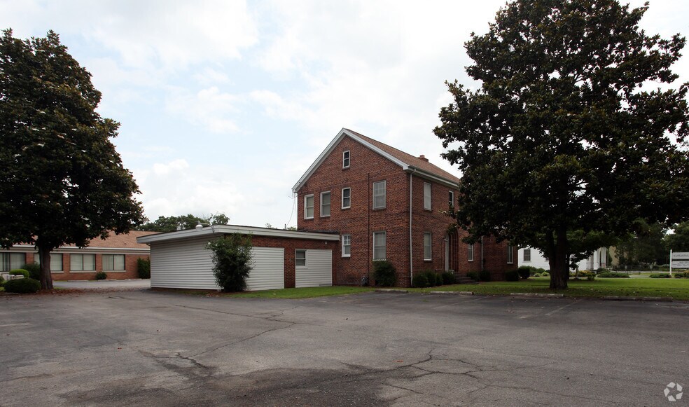 More Photos Of 611 W Oakland Ave, Sumter Religious Facility For Sale