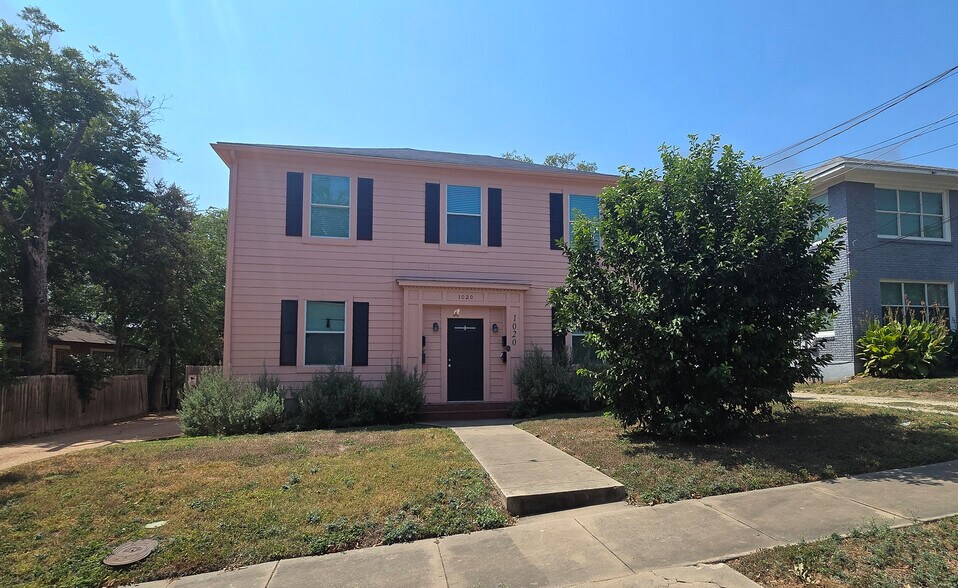 Primary Photo Of 1020 W French Plz, San Antonio Apartments For Sale