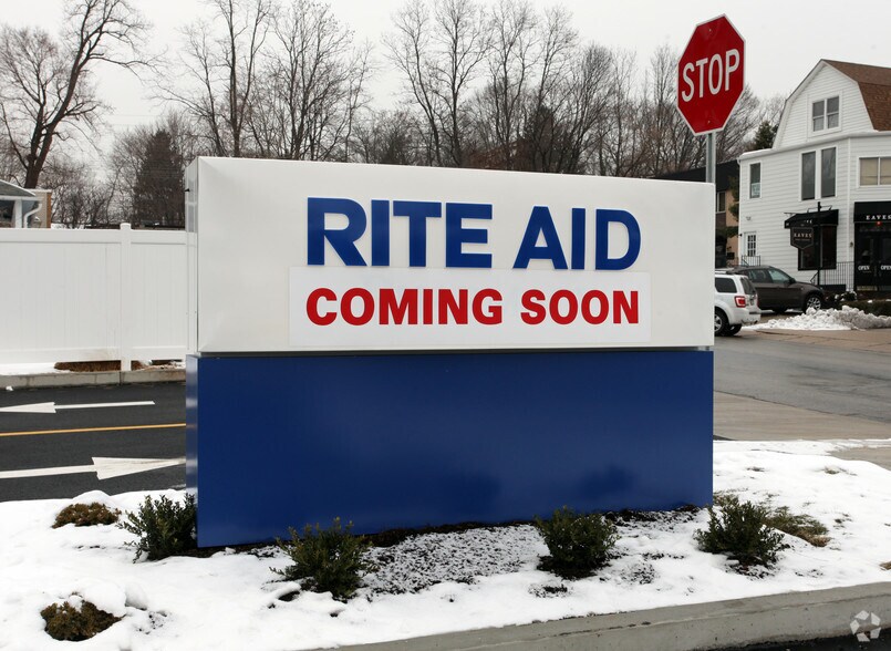 More Photos Of 237 E Lancaster Ave, Wayne Drugstore For Sale