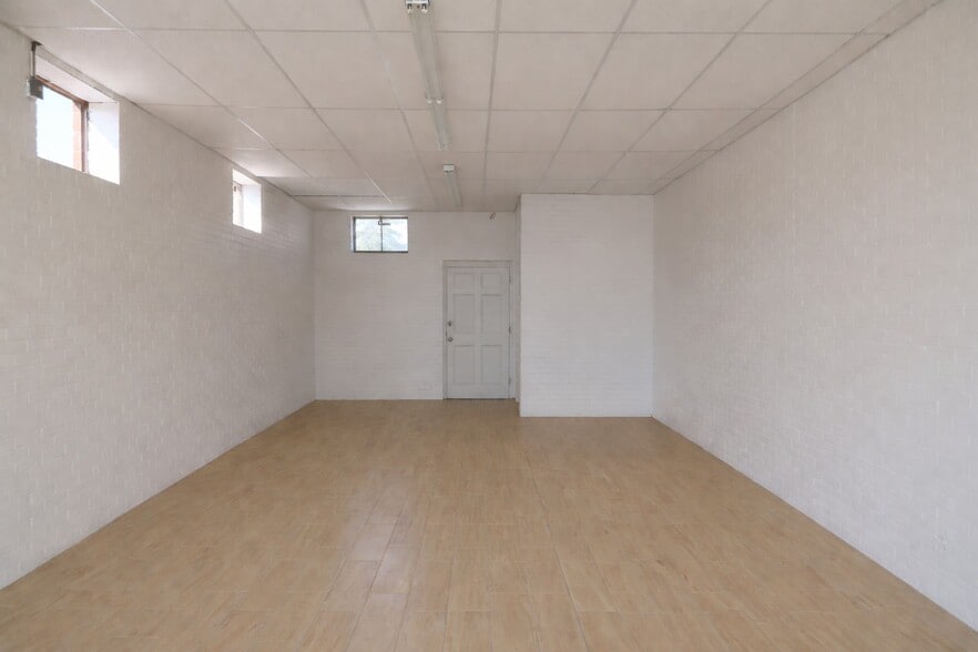 More Photos Of 437 N Church St, Hendersonville General Retail For Lease
