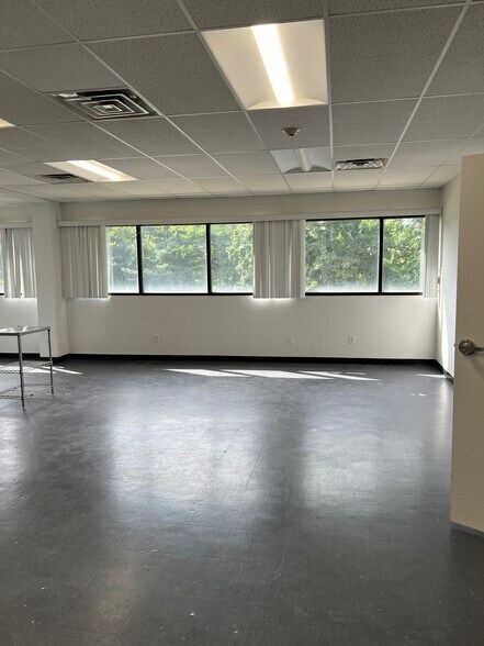 More Photos Of 145 Cedar Ln, Englewood Office For Sale