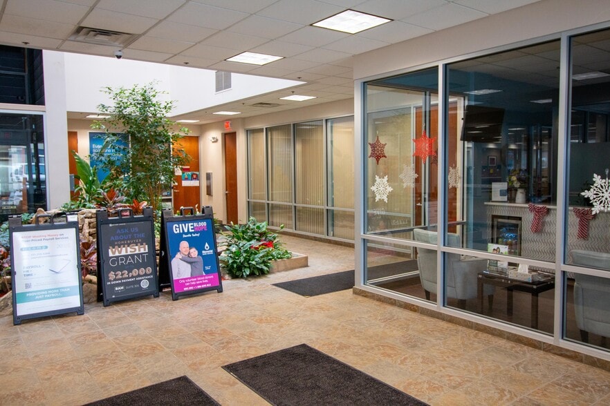 More Photos Of 3200 Main St NW, Coon Rapids Medical For Lease