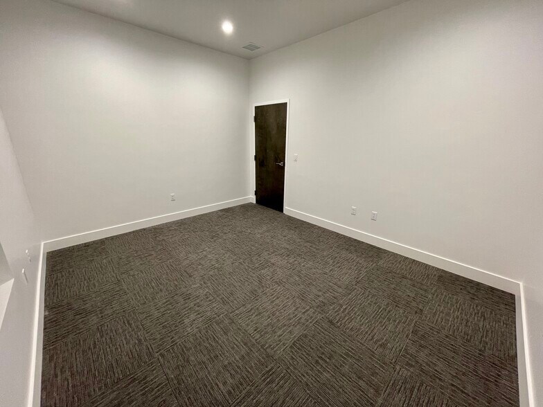 More Photos Of 687 N 2000 W, Springville Warehouse For Lease