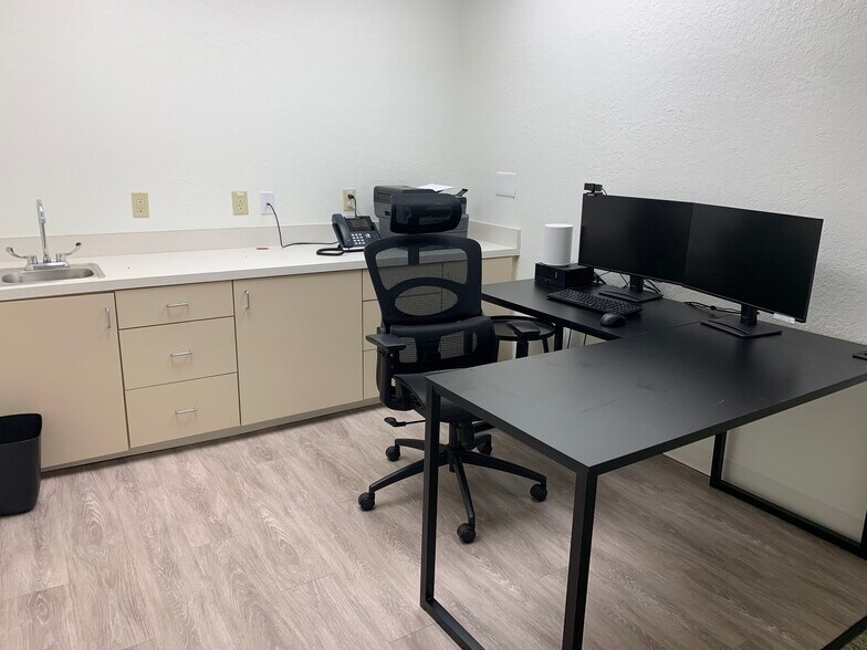 More Photos Of 35801-36091 US Hwy 19 N, Palm Harbor Freestanding For Lease