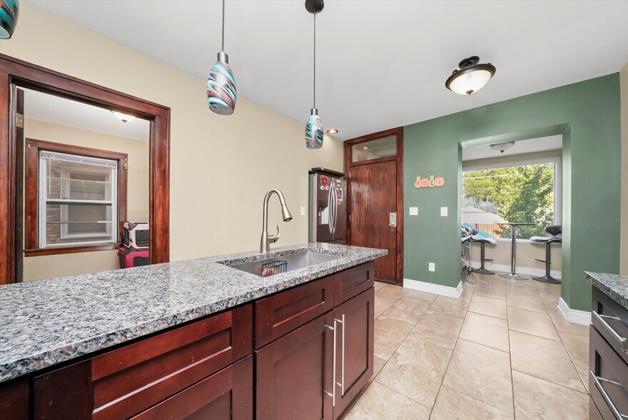 More Photos Of 6933 S Washtenaw Ave, Chicago Multifamily For Sale