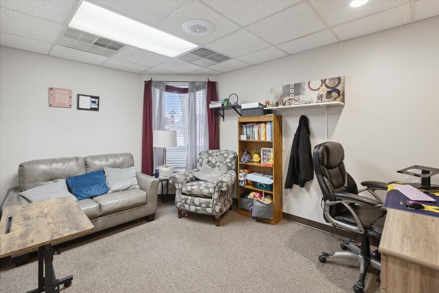 More Photos Of 615 S Euclid Ave, Bay City Medical For Sale