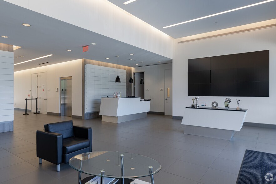 More Photos Of 2750 Technology Forest Blvd, The Woodlands Unknown For Lease