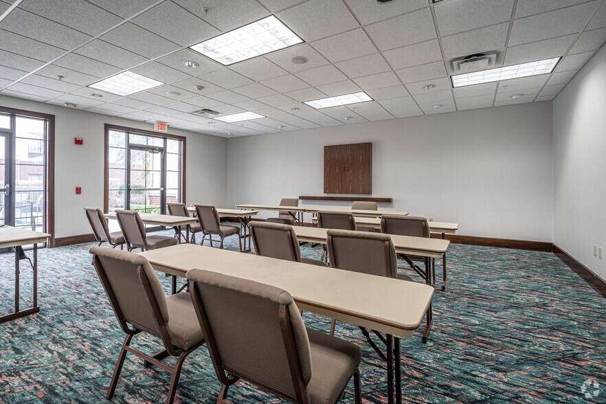 More Photos Of 14450 Park Row, Houston Hotel For Sale