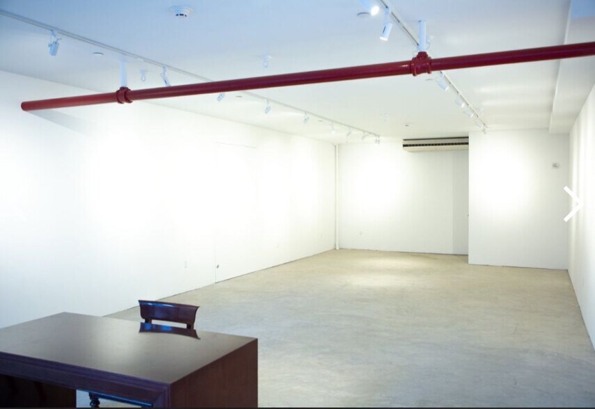 Primary Photo Of 2-4 Spring St, New York Apartments For Lease