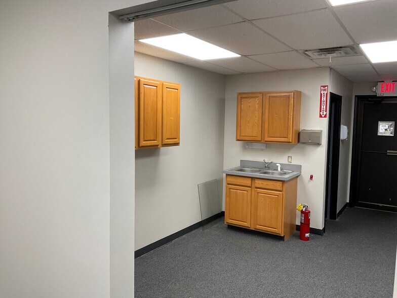 More Photos Of 1650 45th St, Munster Office For Sale