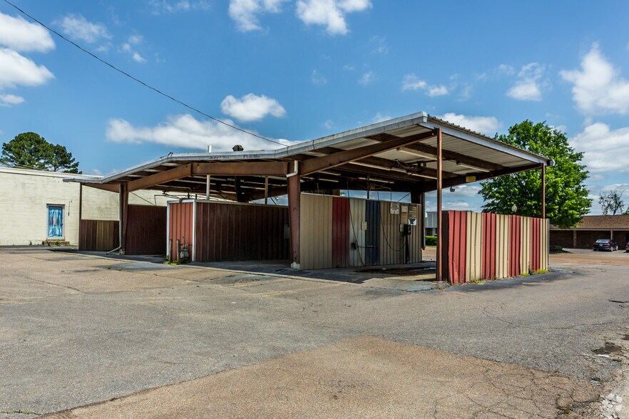 More Photos Of 2829 Bartlett Rd, Bartlett Carwash For Lease