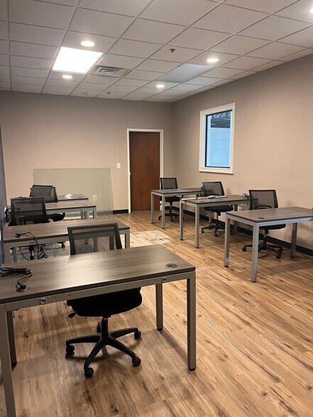 More Photos Of 227-229 Arnold Mill Rd, Woodstock Light Distribution For Lease