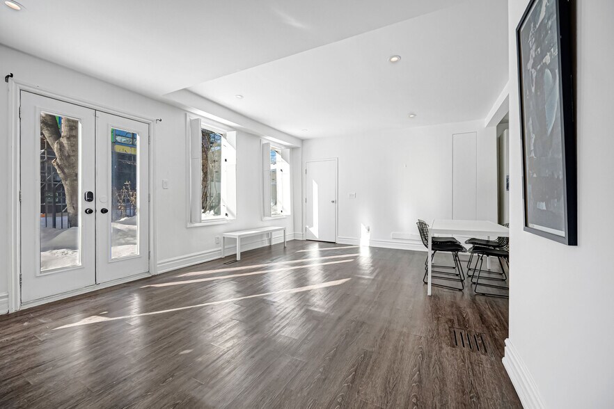 More Photos Of 391 Ontario St, Toronto General Retail For Sale