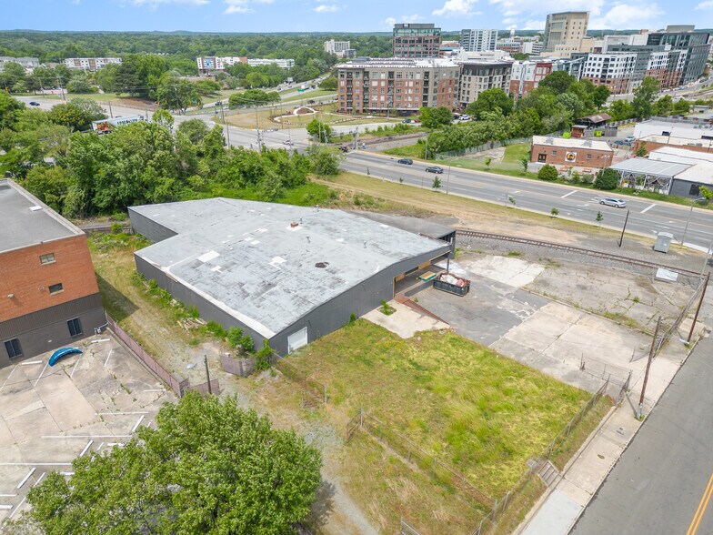 More Photos Of 806 Ramseur St, Durham Warehouse For Lease