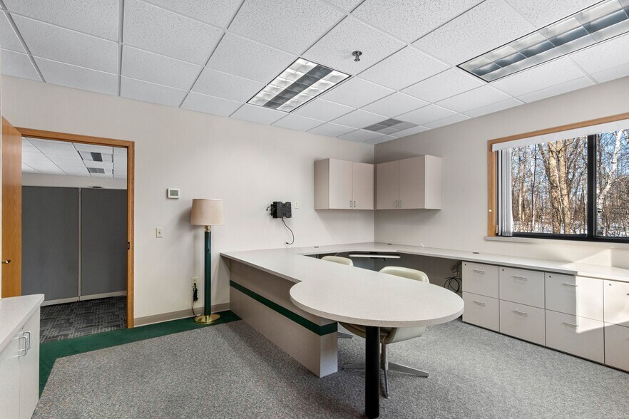 More Photos Of 2980 Walker Dr, Green Bay Office For Sale