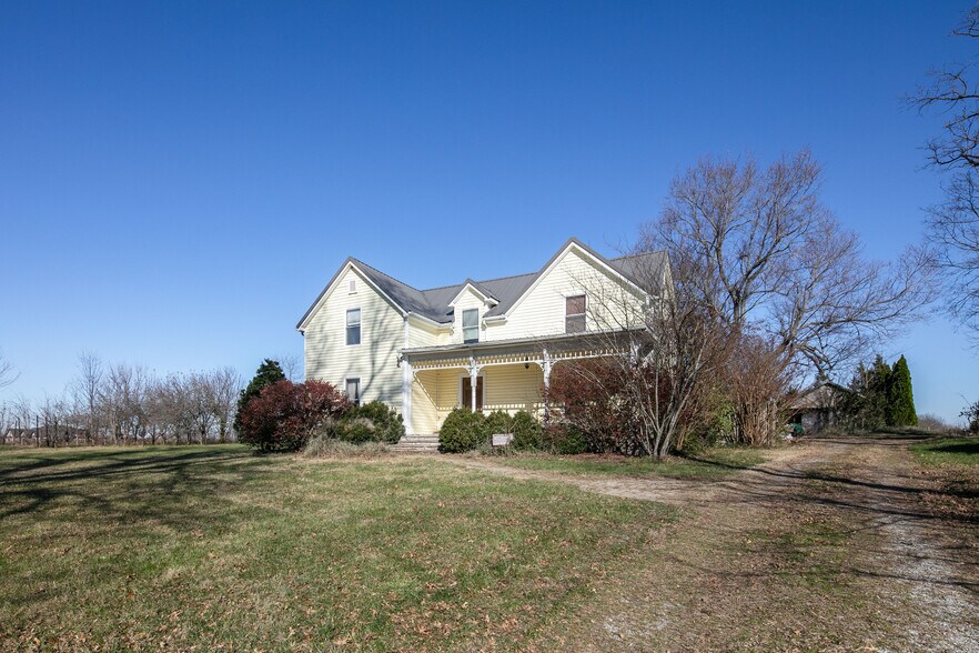 More Photos Of 6825 Old Richmond Rd, Lexington Winery Vineyard For Sale
