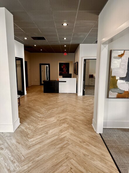 More Photos Of 4924 Kavanaugh Blvd, Little Rock Bank For Sale