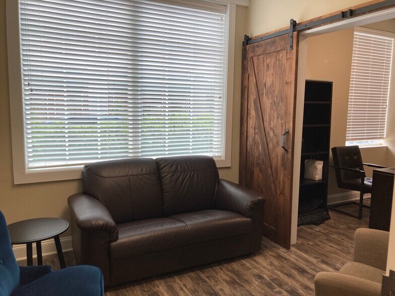 More Photos Of 5618 Brainerd Rd, Chattanooga Medical For Sale